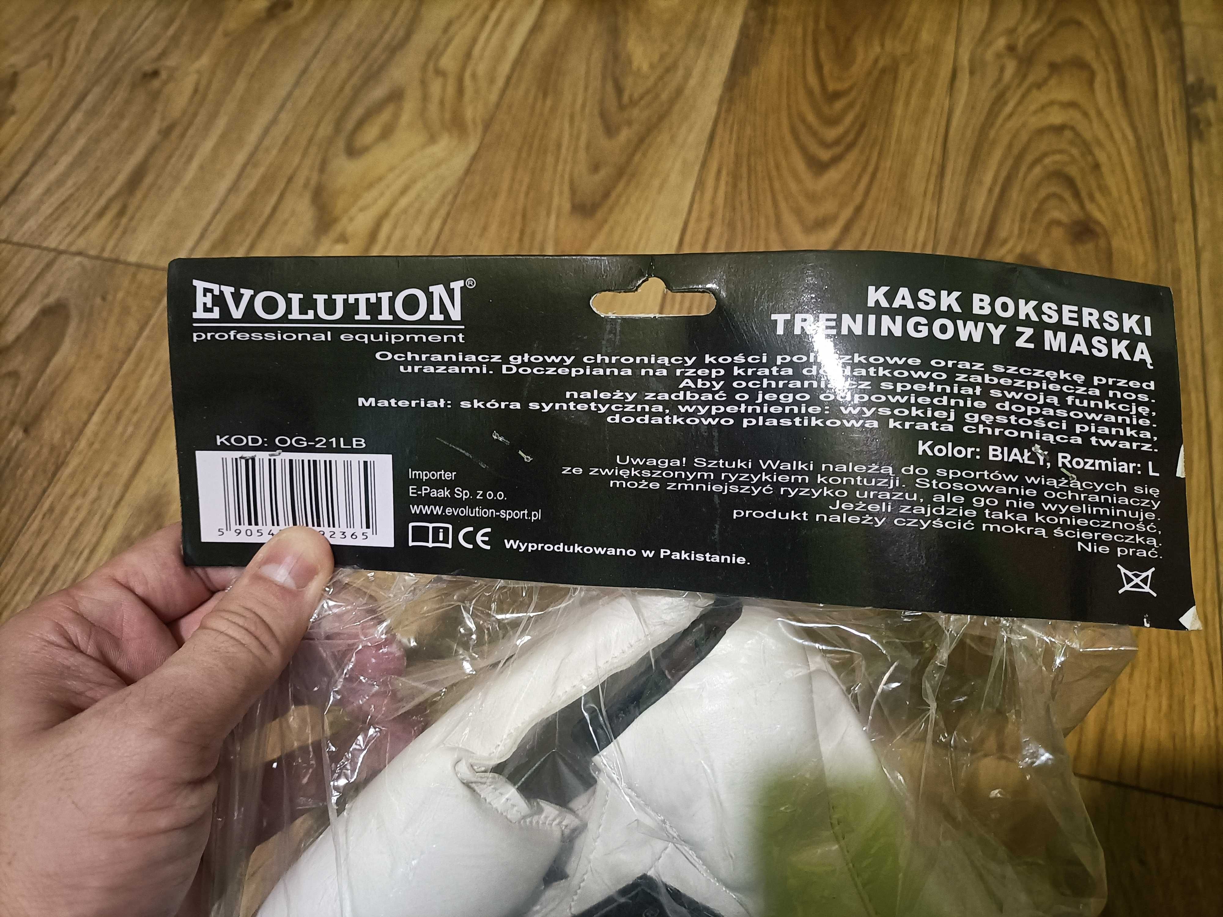 kask karate mma bokserski treningowy z maską EVOLUTION L biały OG-21LB