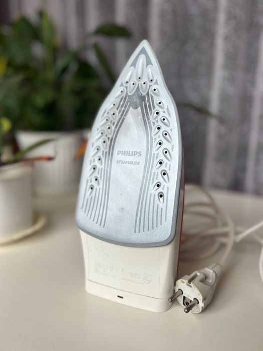 утюг Philips nl9206ad. Полностью в рабочем хорошем состоянии