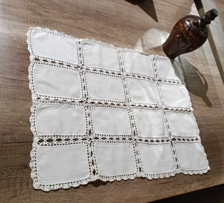 Napron Linho urdido e todo o trabalho de entremeio croché feito à mão