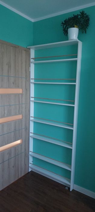 Regał  półki za drzwi na książeczki