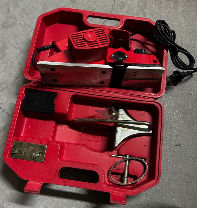 Plaina eletrica com mala e acessorios