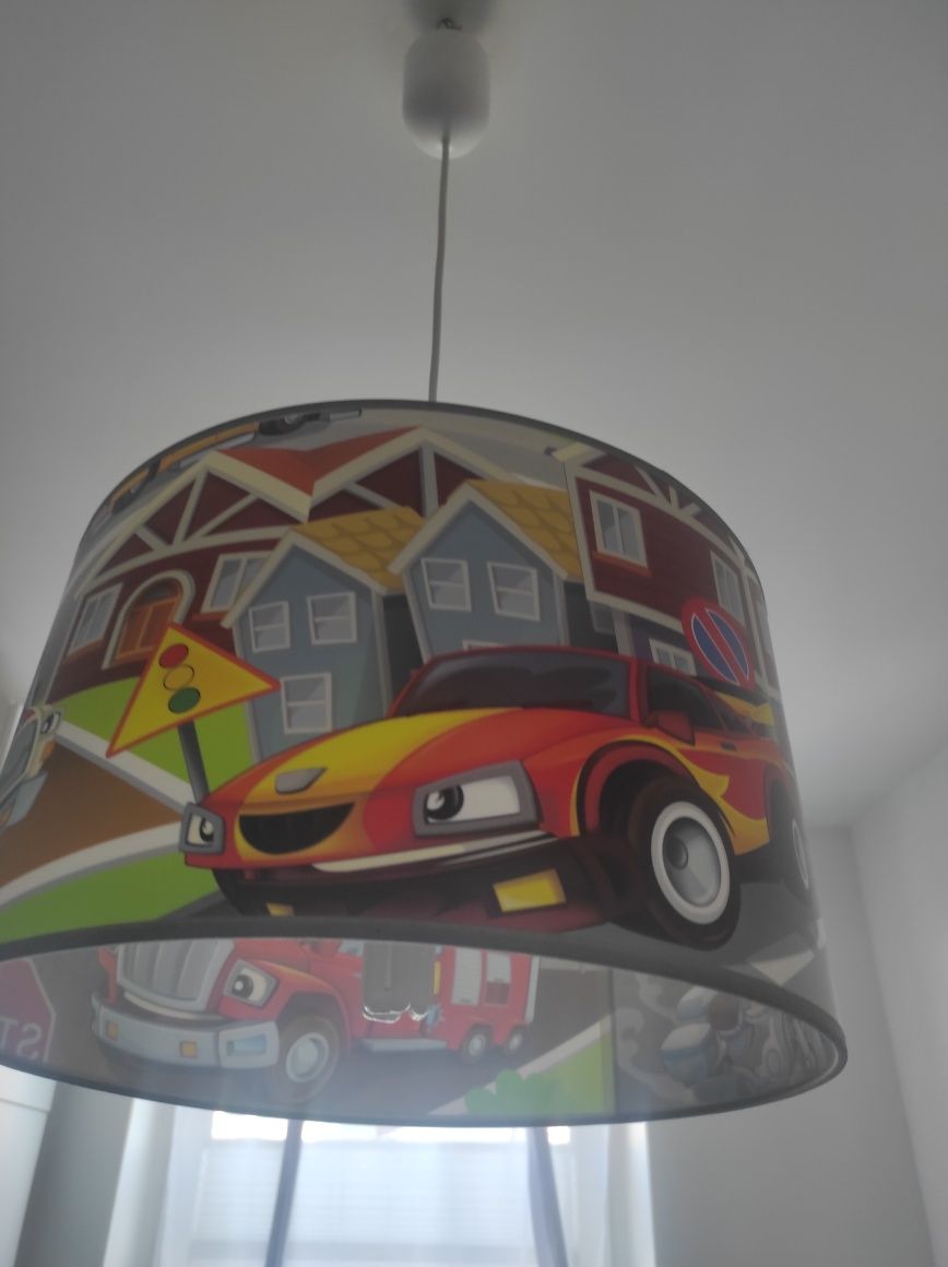 Lampa wisząca do pokoju dziecięcego