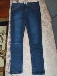 Spodnie jeans damskie