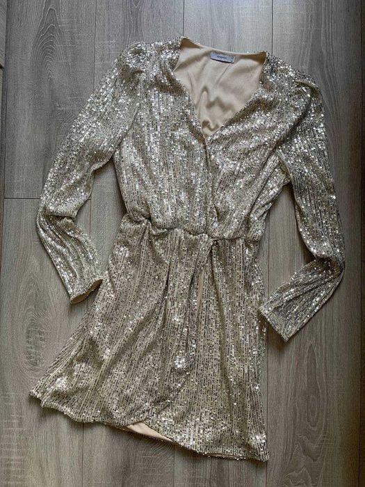 Сукня з паєтками колір нюдовий