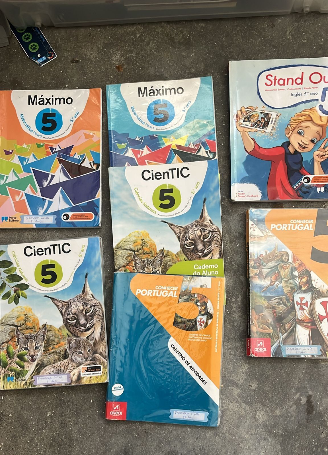 Varios livros escolares