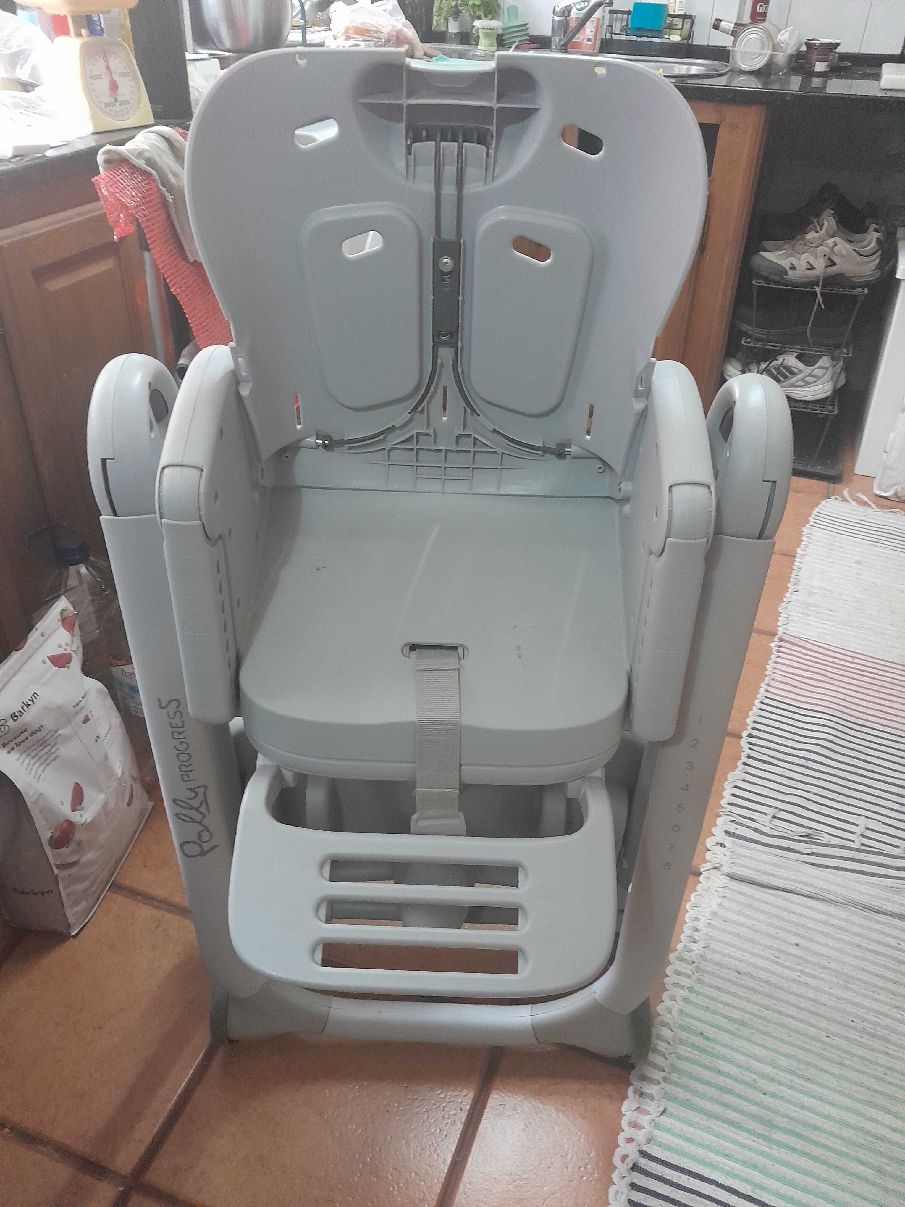 Cadeira de bebé para refeição