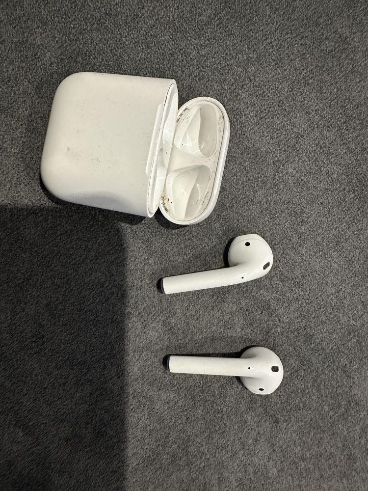 Orginalne Apple AirPods 2 biały , uszkodzona prawa sluchawka