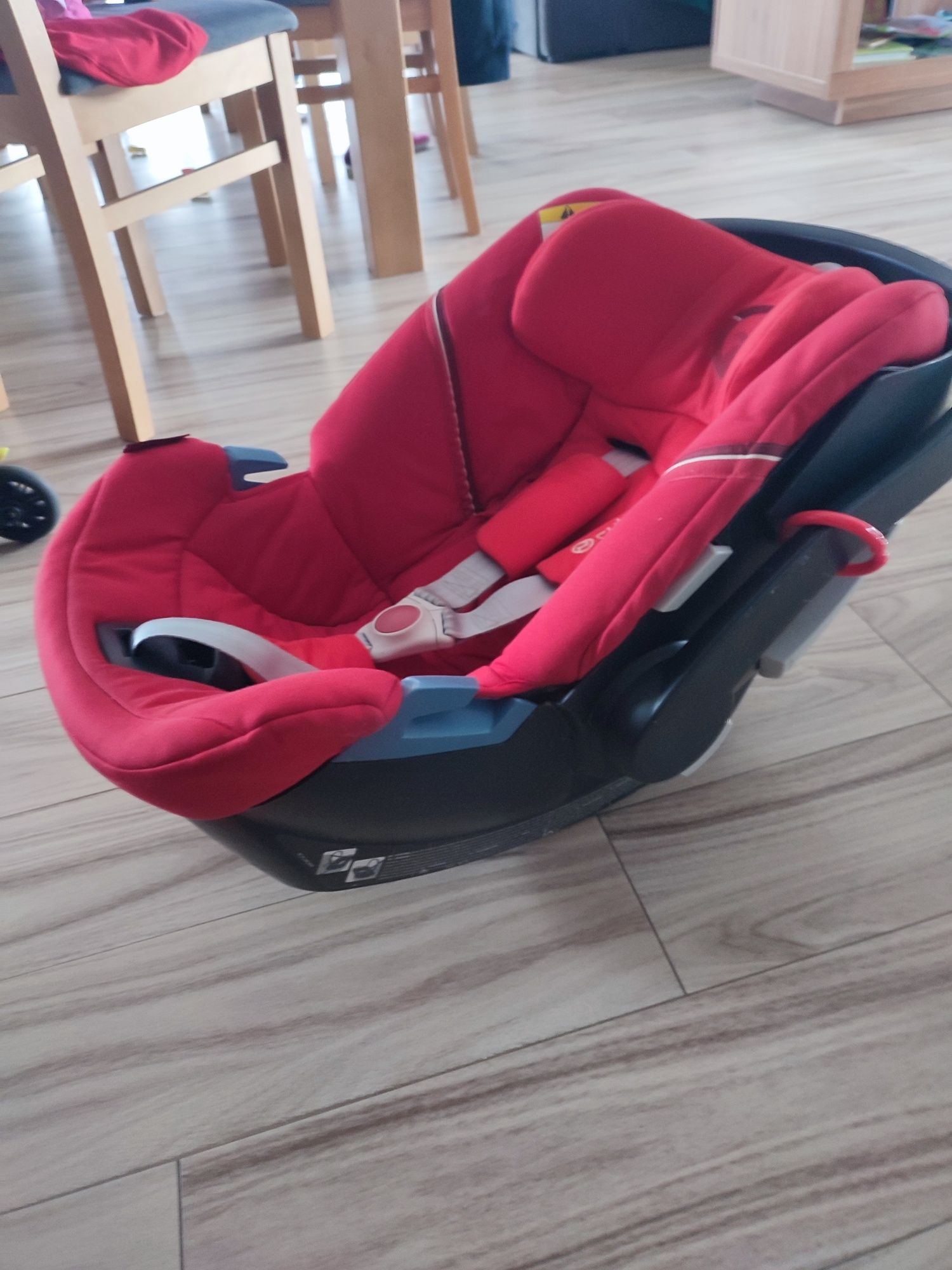 Fotelik nosidełko Cybex atom 5 Gold, baza Cybex