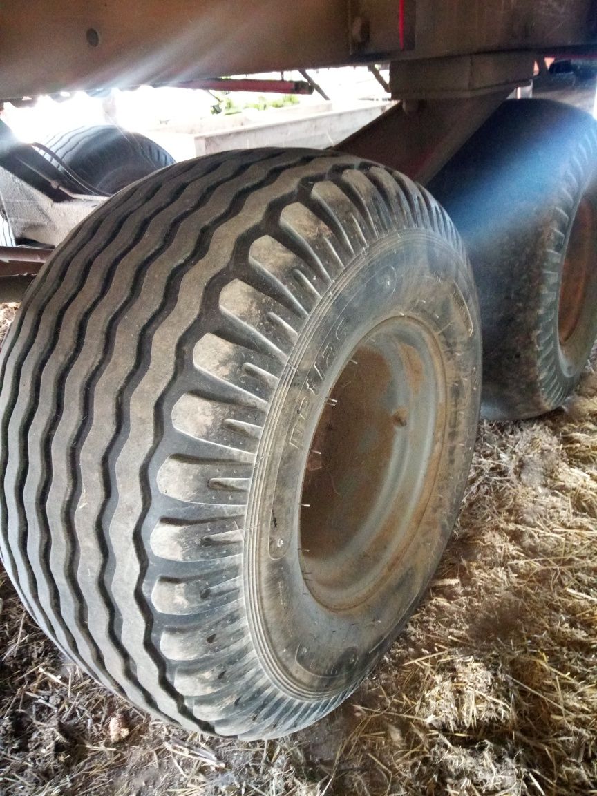 Reboque Autocarregante