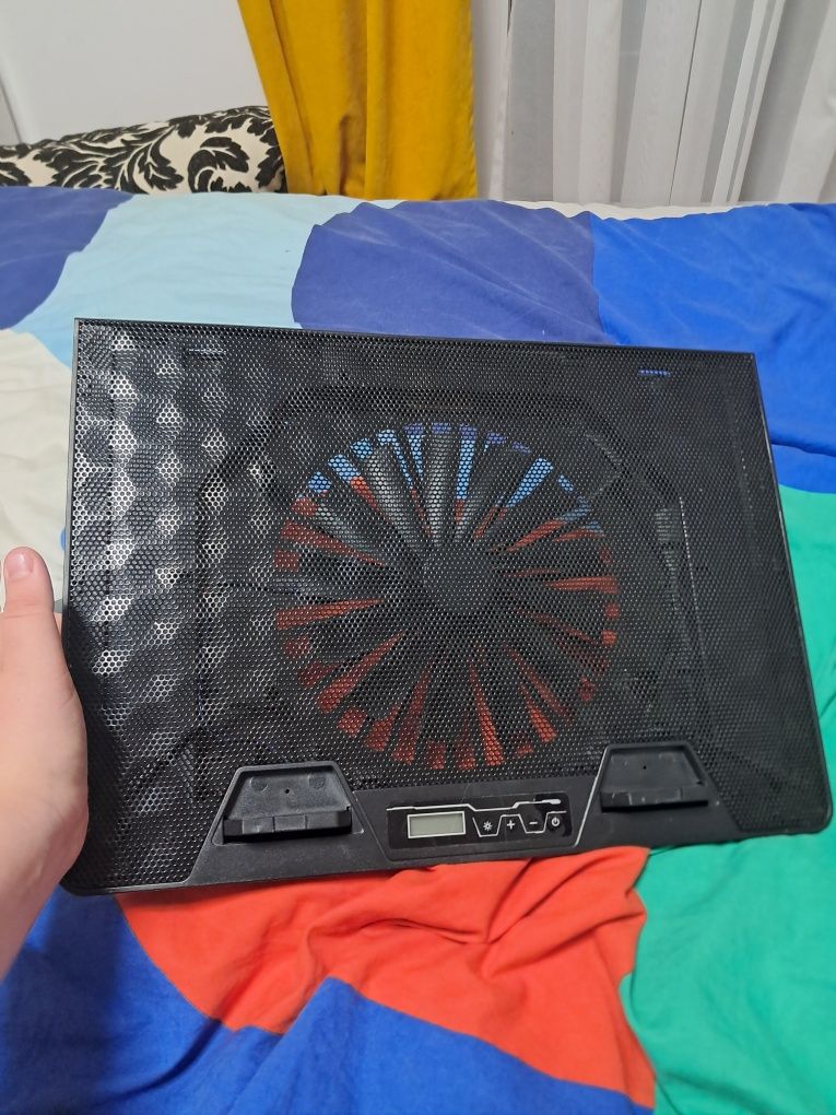 Sprzedam podkładkę chłodzącą do laptopa