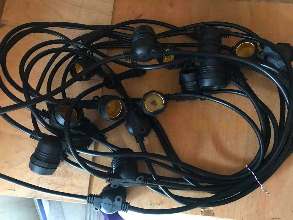 Ретро гірлянда з круглим дротом.