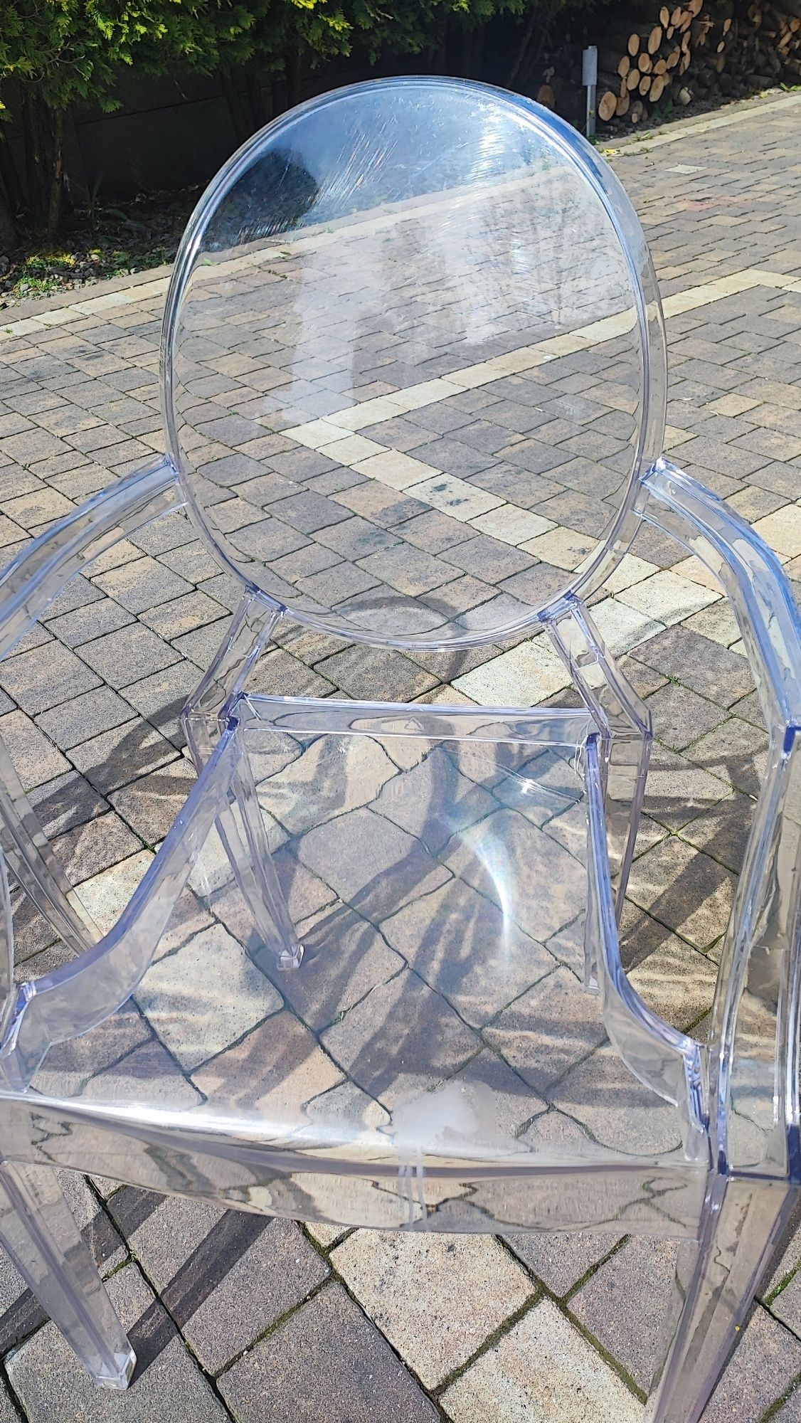 Krzesła transparentne plastikowe