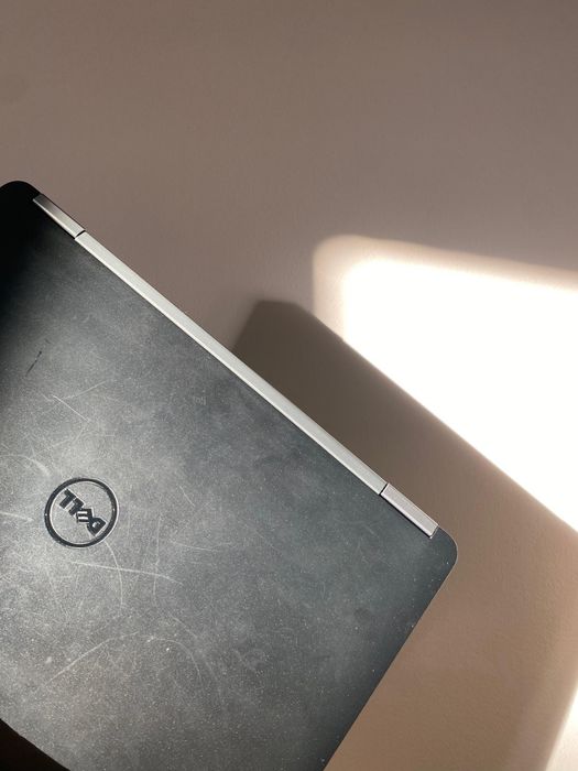 Laptop Dell Latitude E7270 8GB RAM Intel i5 6 gen
