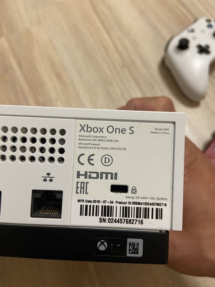 Xbox one s 1 tb.