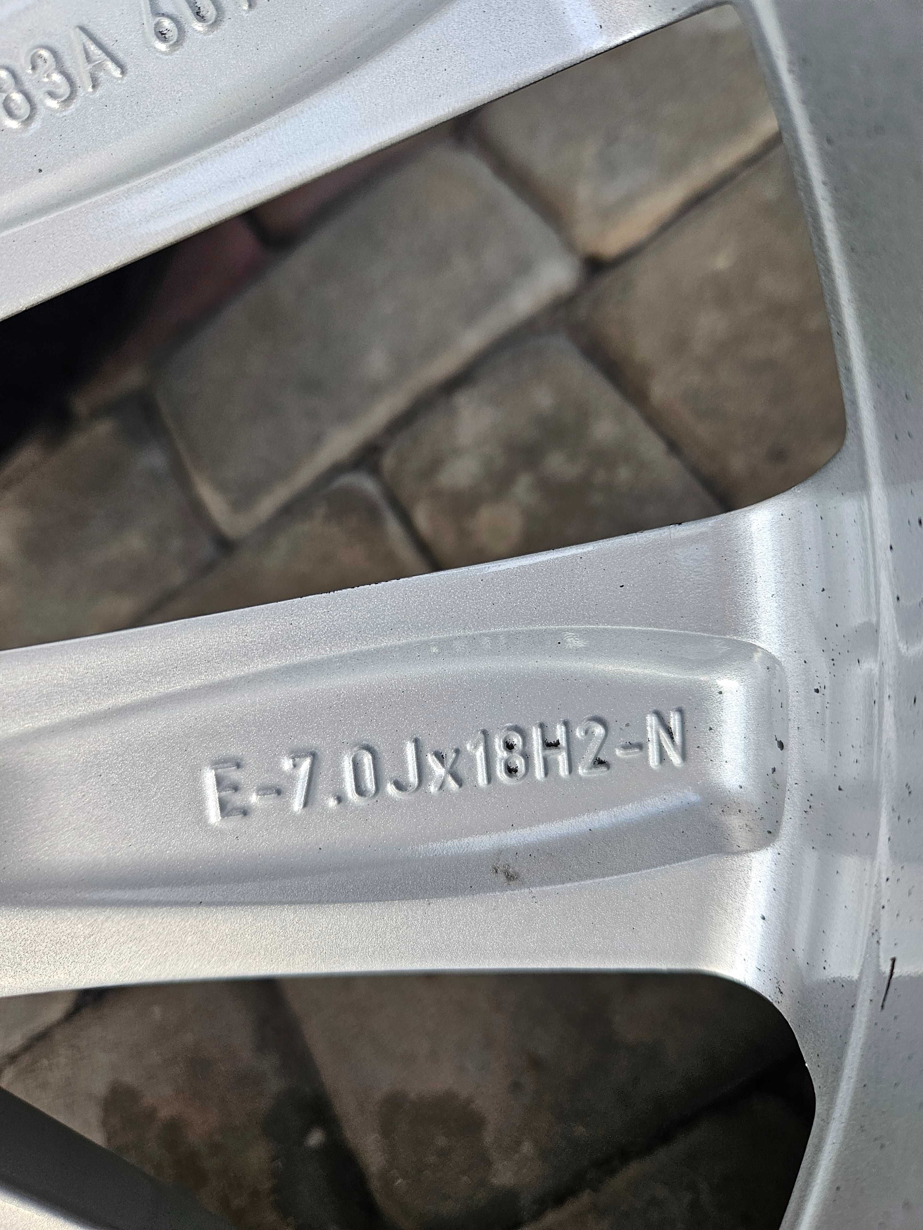 Alufelgi koła AUDI Q3 83A  235/55/18 83A601025G
