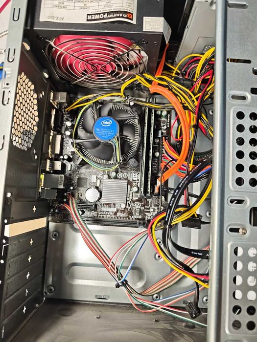 Komputer PC stacjonarny sprawny Intel i3 dysk SSD Windows 10