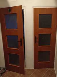 Cztery drzwi wewnętrzne listwy przypodłogowe