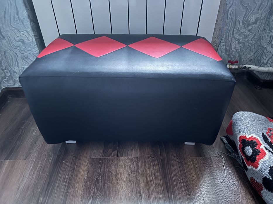 Пуф для сидіння шкіряний