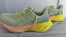 Asics Novablast 4 Paris