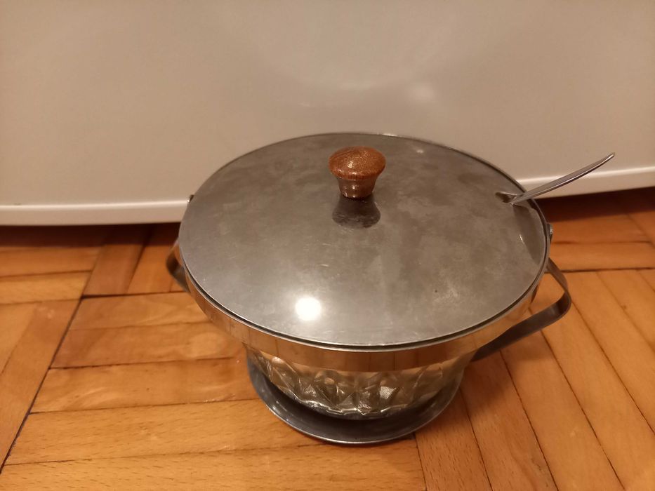 Ozdobna cukiernica z PRL (szkło i metal)