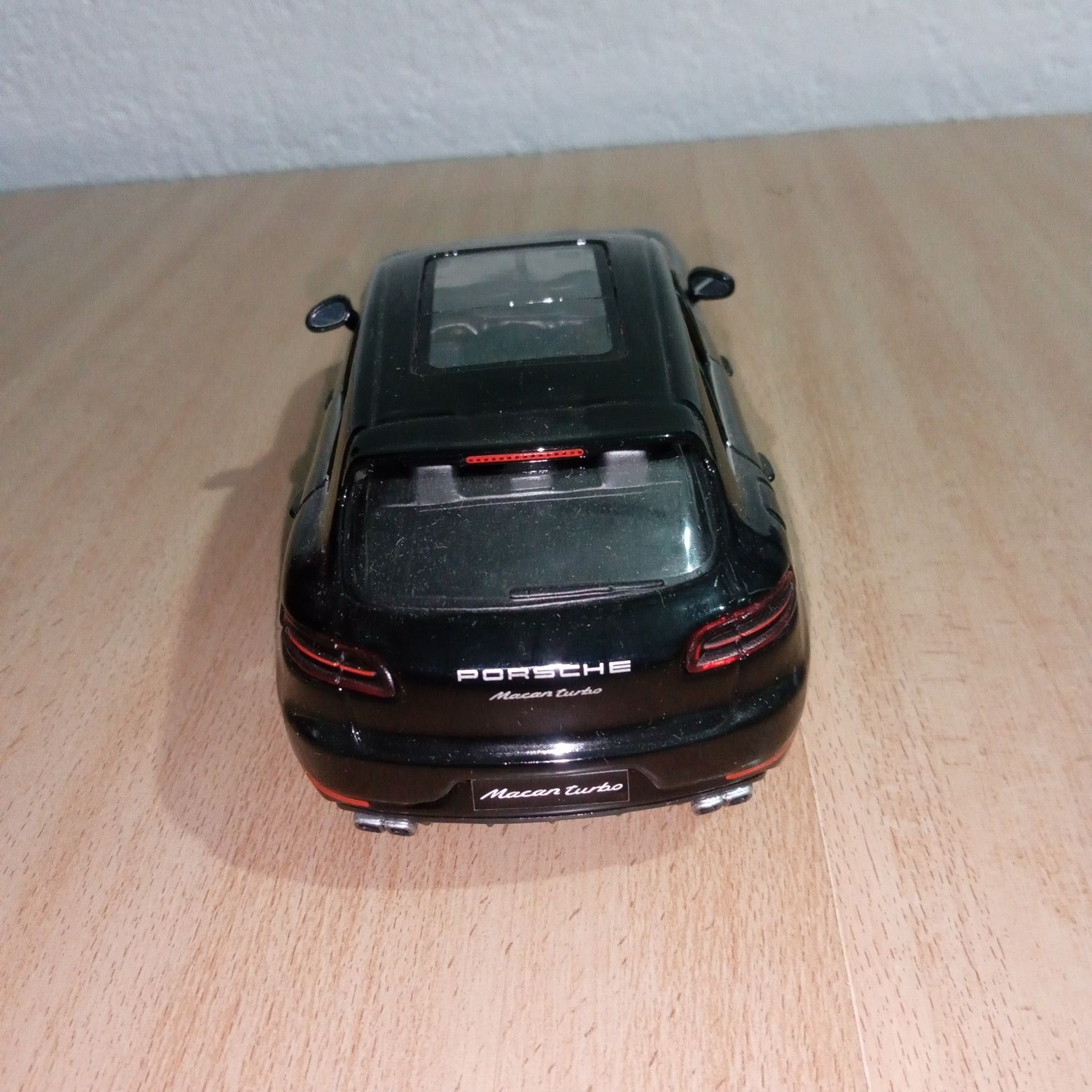 Porsche macan turbo 1/24