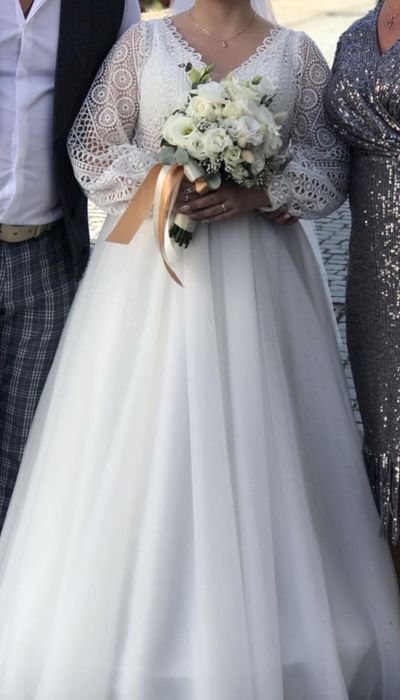 Біла пишна сукня Бохо