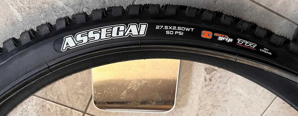 Maxxis ASSEGAI 27,5x2,5 WT 2x60 TPI 3C TR DH Casing Zwijana 1350 gram