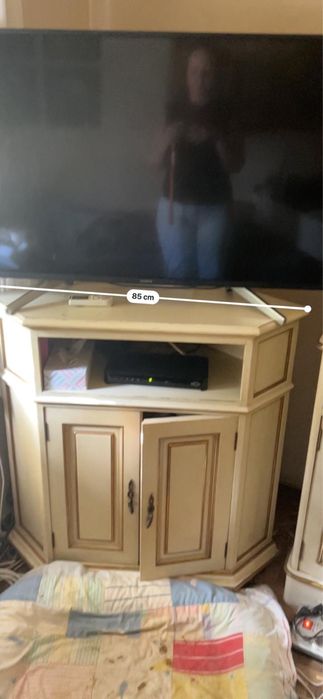 Estante clássica com módulo para TV – conjunto elegante