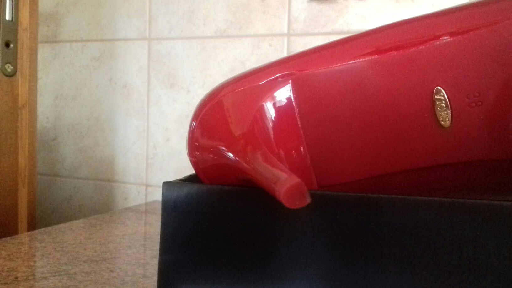 Buty damskie 37(24cm )nowe czerwone