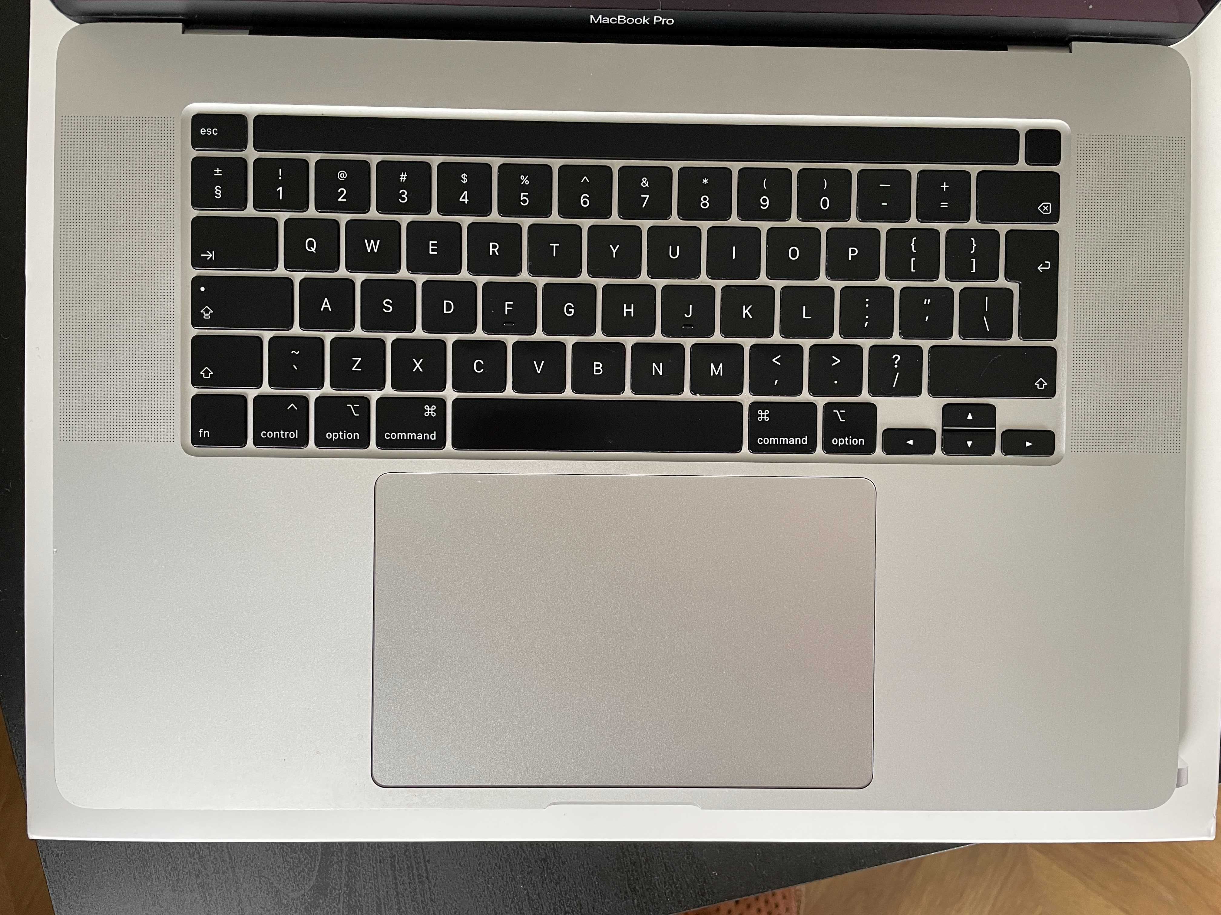 Apple MacBook Pro 16 [2019] i7/16GB/512GB/5300M [stan bardzo dobry]