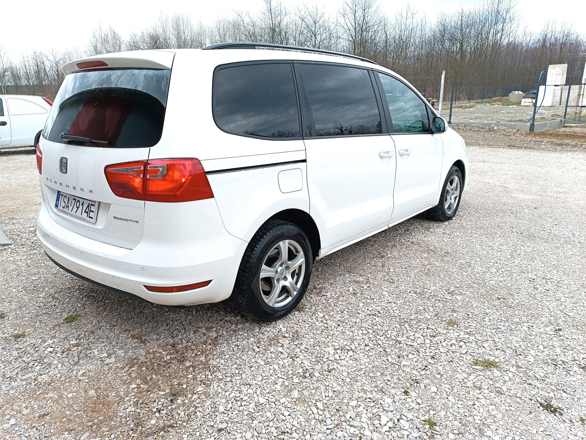 Seat Alhambra doinwestowany super stan bez wkładu.Polecam.