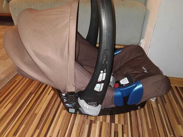 Nosidełko, fotelik Britax Romer Baby-Safe Plus 0-13kg + adaptery wózek