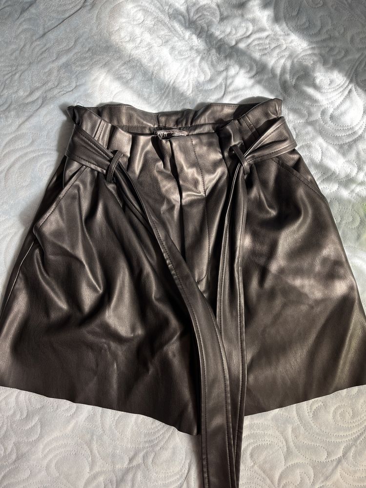 Шорты Zara кожзам