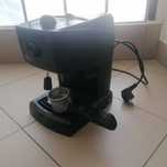 Expres do kawy kolbowy Delonghi 146 B