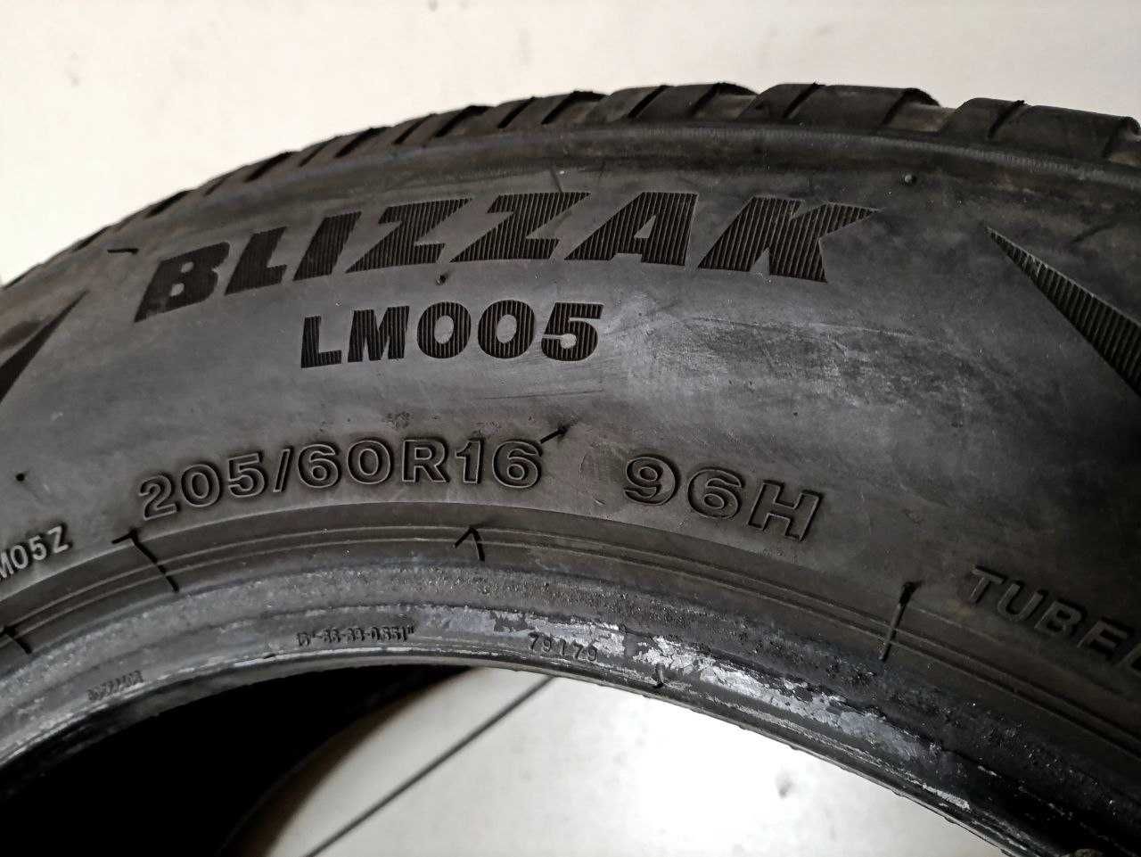 Пара шин 205/60R16 92H/96H Bridgestone Blizzak LM005