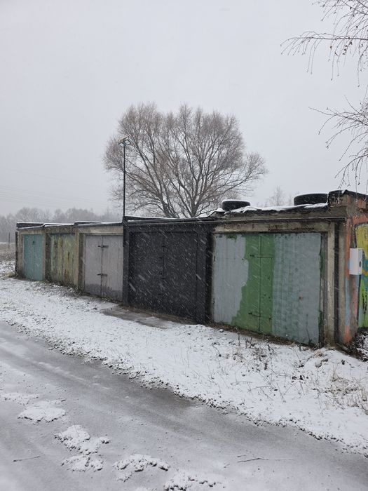 Garaż podwójny 32m² magazyn warsztat schowek prąd Katowice Żeliwna