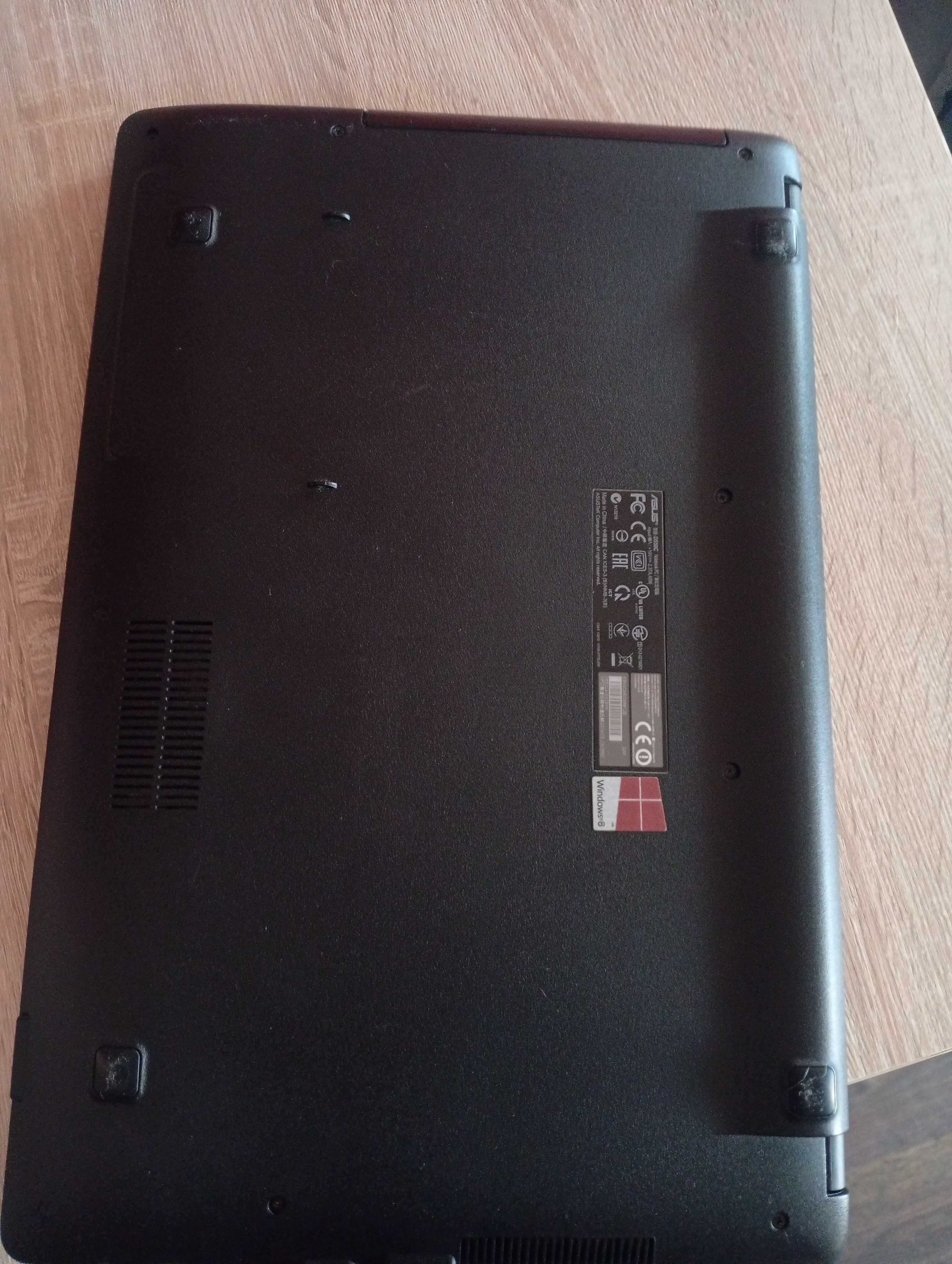Laptop Asus z procesorem intel