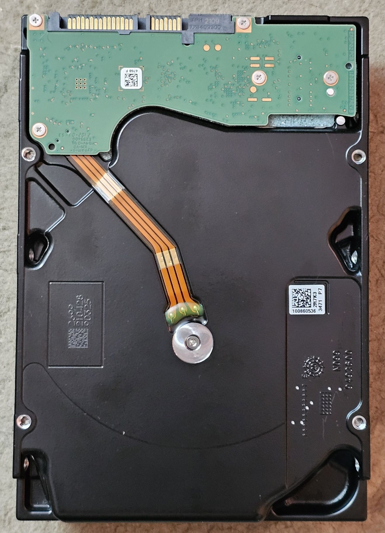 Жорсткий диск HDD Seagate Exos x18 на 18TB