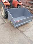 Skrzynia transportowa do traktora z wywrotem hydraulicznym