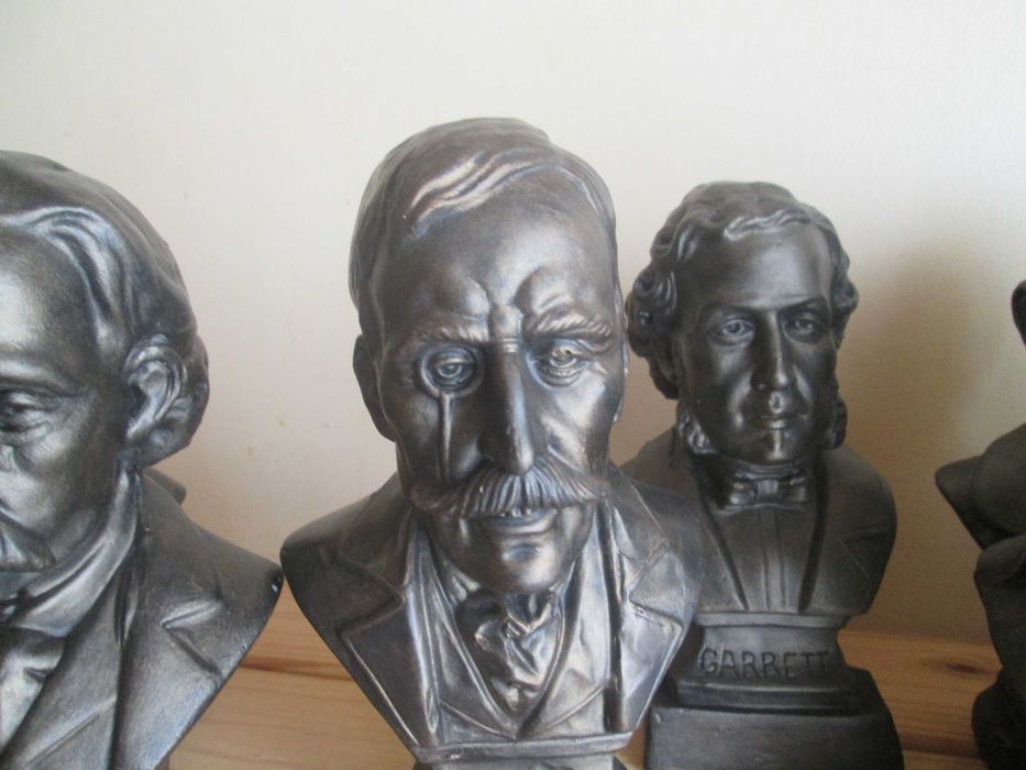 Bustos de Escritores Portugueses