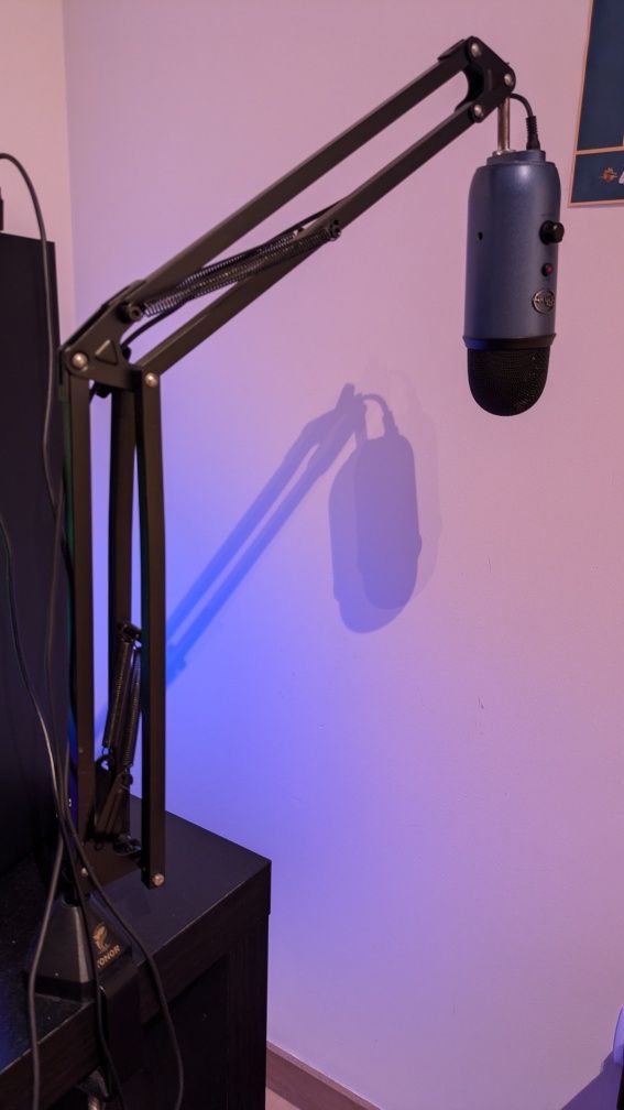 Microfone blue yeti com braço incluído