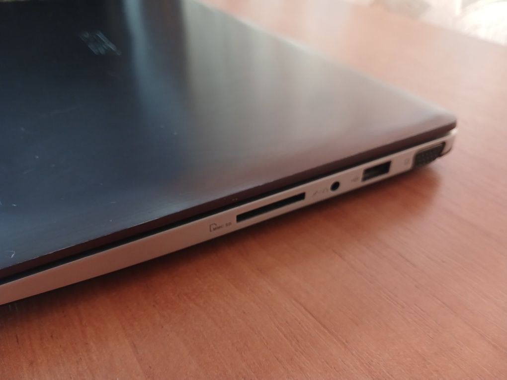 Ноутбук asus x202e