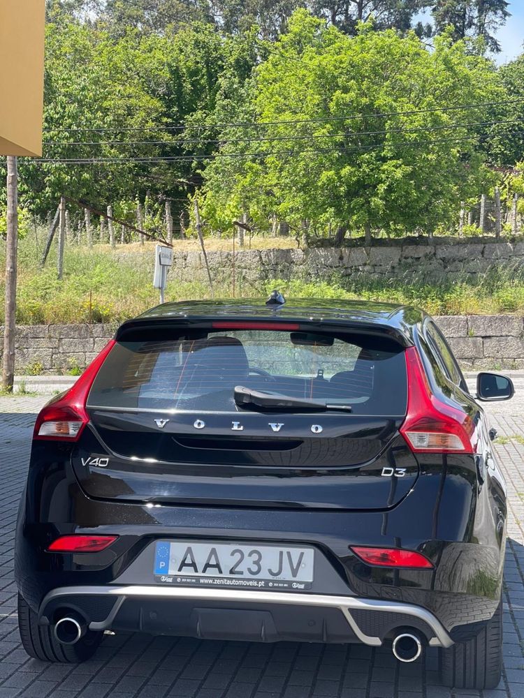 Volvo v40 R-DESIGN D3 cx automática