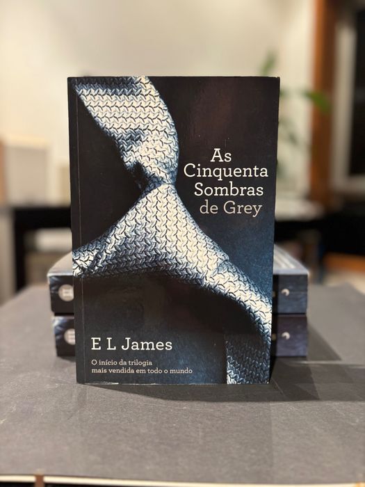Coleção Completa da Trilogia "As Cinquenta Sombras" - E. L. James