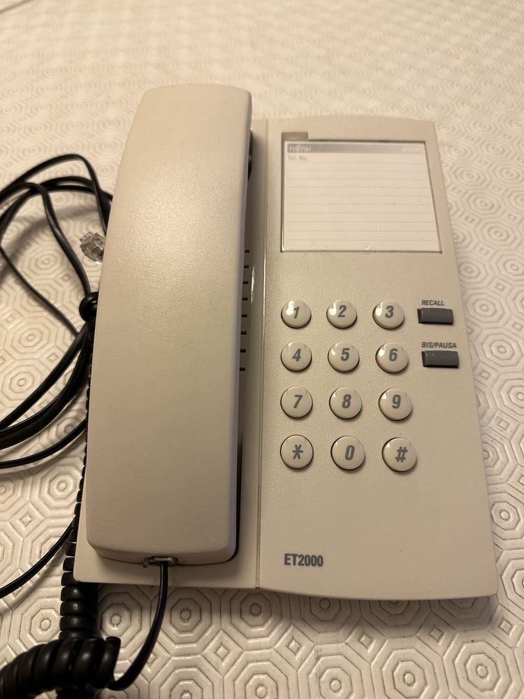 Telefone Fujitsu ET2000 novo