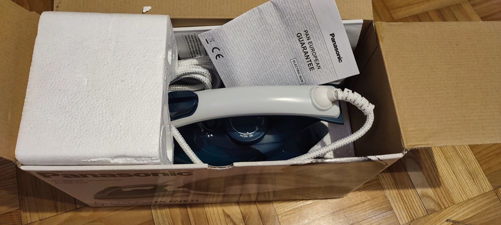 Nowe żelazko Panasonic NI-W910C