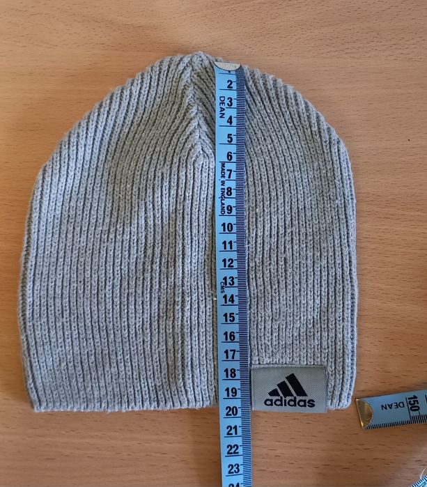 Шапка Adidas на 3-4 роки