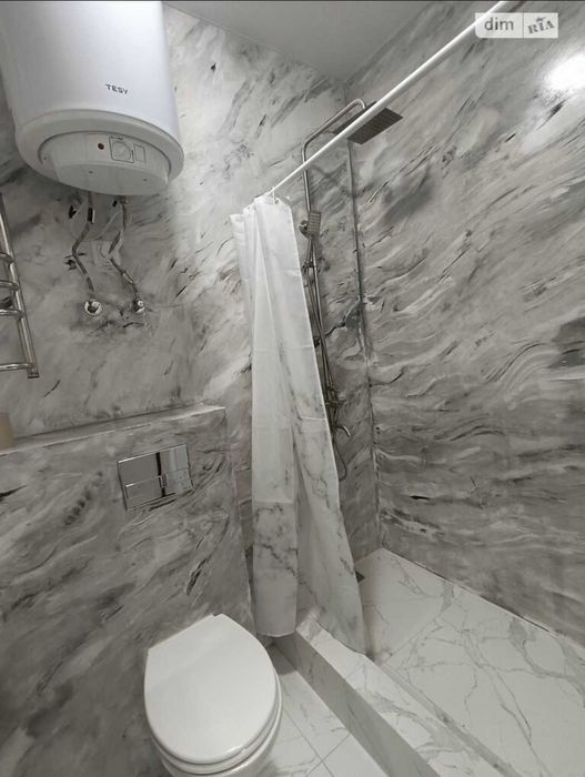 1 комн кв ЖК Золотые столбы с евроремонтом 31м2-31000у.е