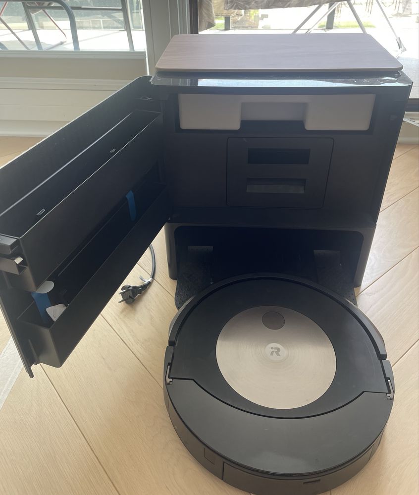 Robot odkurzająco-mopujący iRobot Roomba Combo j9+