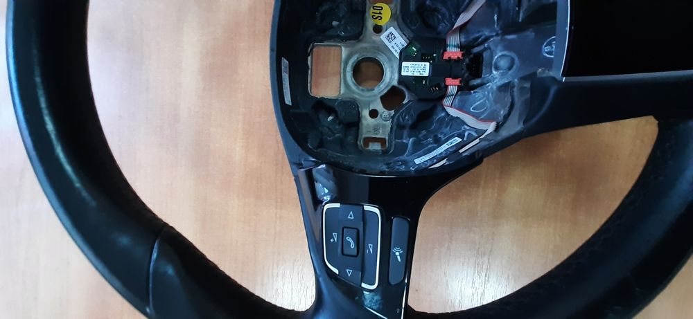 Руль шкіпяний до Volkswagen Touareg NF 2010-2018